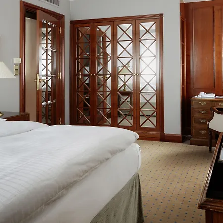 By Patrick Hellmann Hotel