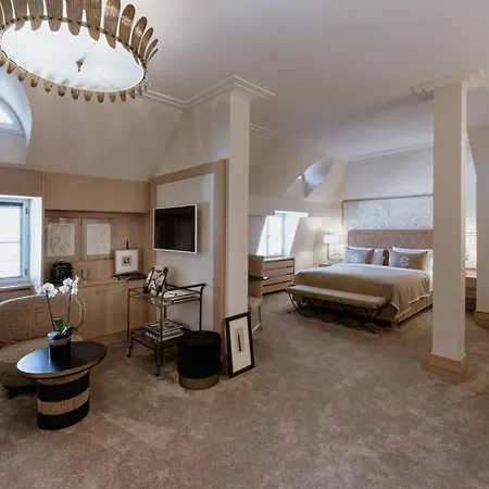 By Patrick Hellmann Hotel 5*