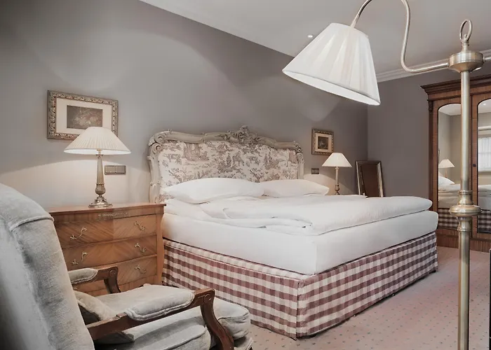 Schlosshotel Berlin 5*