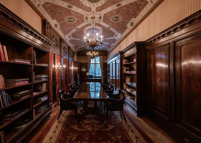 Schlosshotel Berlin 5*