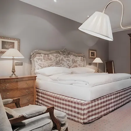 Schlosshotel Berlin 5*