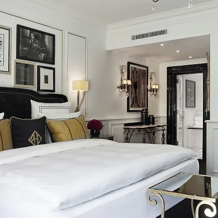 Schlosshotel Berlin Hotell 5*