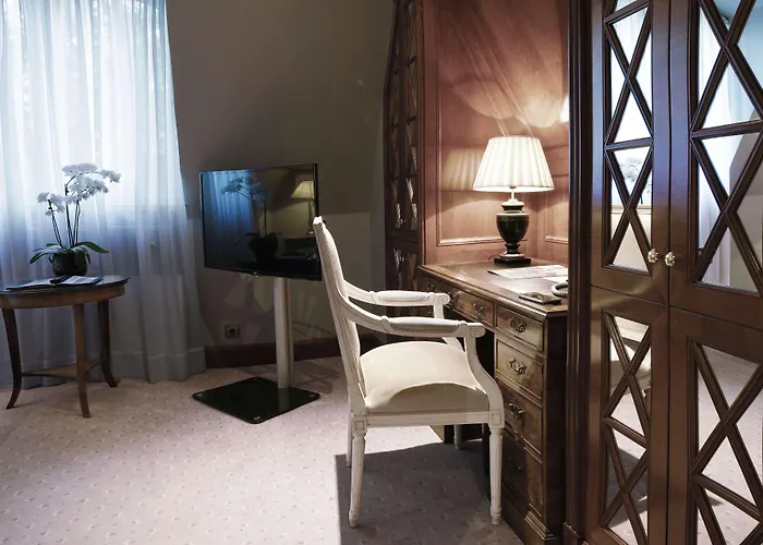 Schlosshotel Berlin 5*