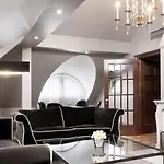 Schlosshotel Berlin 5*